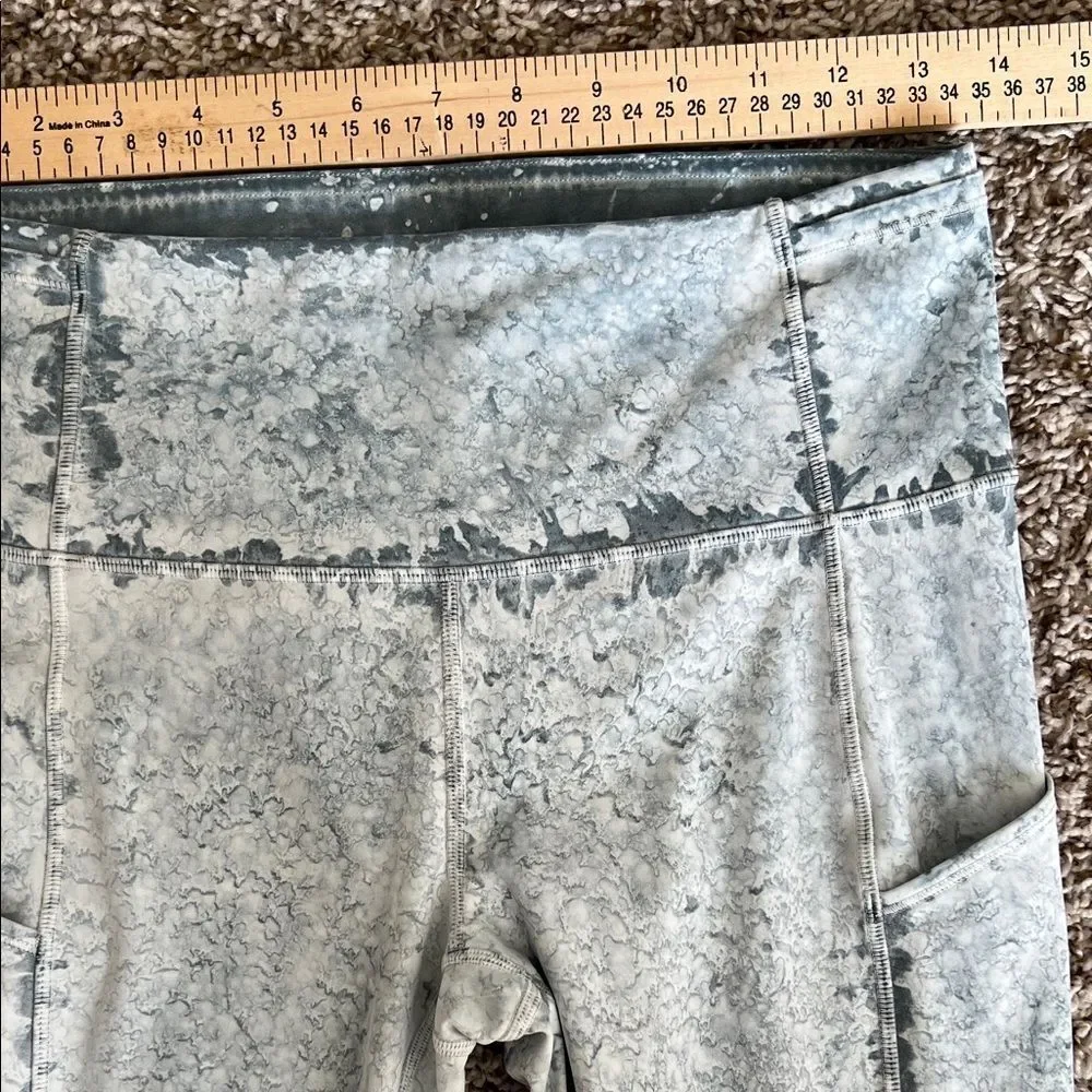 Like New!  Lululemon Wunder Train High Rise Crop 23